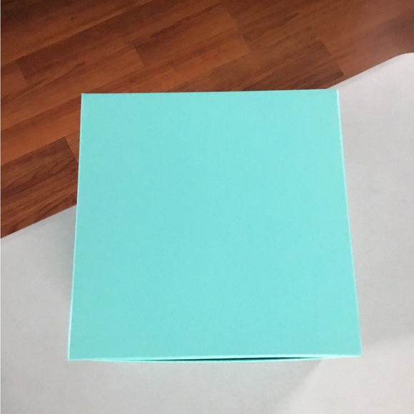 TIFFANY & CO. - Picture 2 of 9